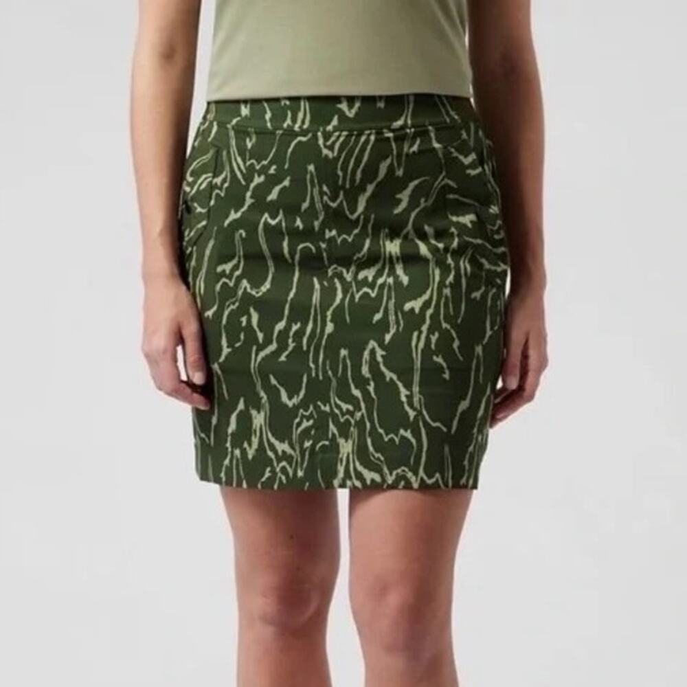 [Athleta] Voyage Eucalyptus Green Vienna Cargo Skort Mini Skirt Casual Size 12